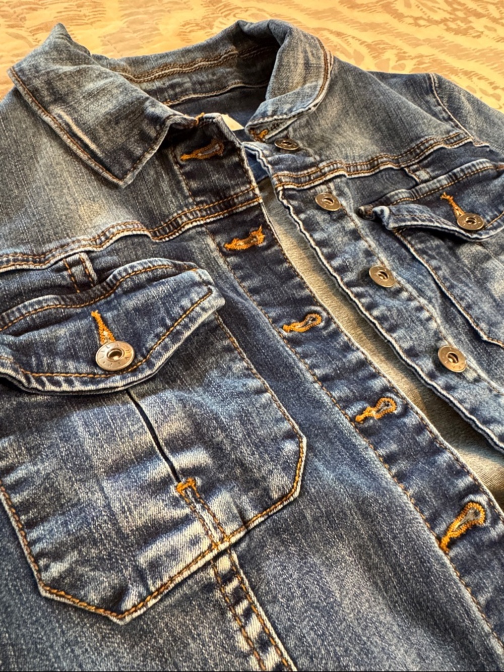 LILA RYAN Women's Cropped Denim Jacket; size medium - Picture 3 of 12